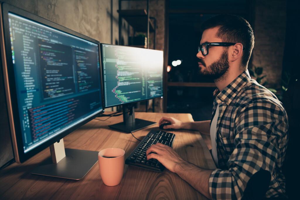 IoT Engineer, Network, Coding, Image by Adobe Stock