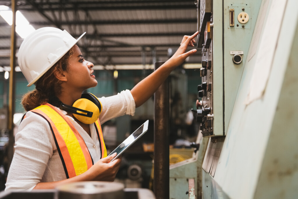 Machine Maintenance, Worksite, Image by Adobe Stock