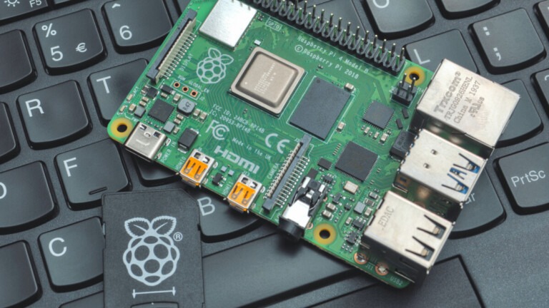 Rapberry pi, Raspi, IoT device, image by Adobe stock